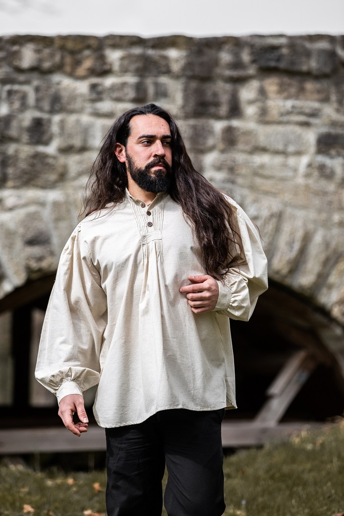 Biesenhemd mit Holzknöpfen