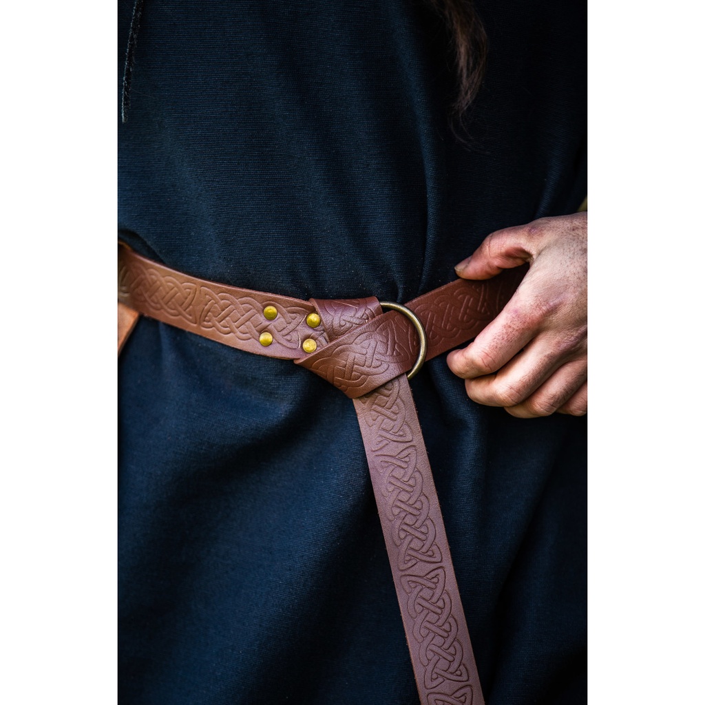 Lederringgürtel mit durchgehender keltischer Prägung Braun