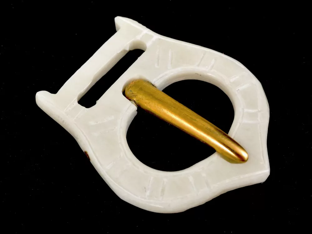 Mittelalterliche Knochen-Schnalle - 1,8 cm