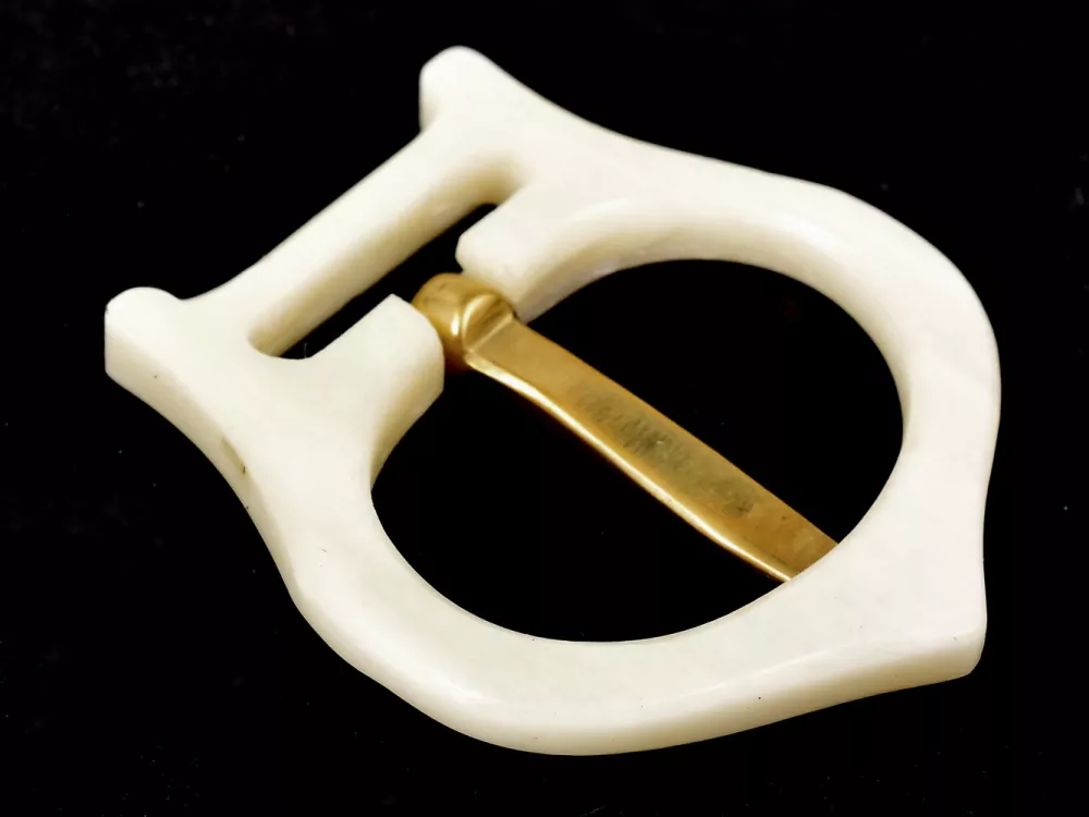 Mittelalter-Schnalle aus Knochen - 2 cm