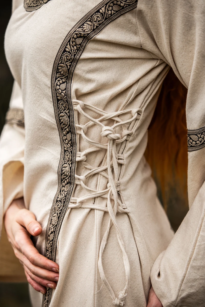 mittelalter-baumwollkleid-angie-natur~13.webp