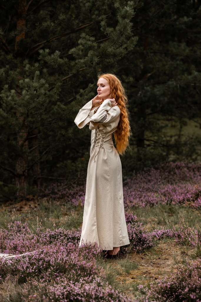 mittelalter-baumwollkleid-angie-natur~8.webp