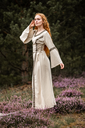 mittelalter-baumwollkleid-angie-natur.webp
