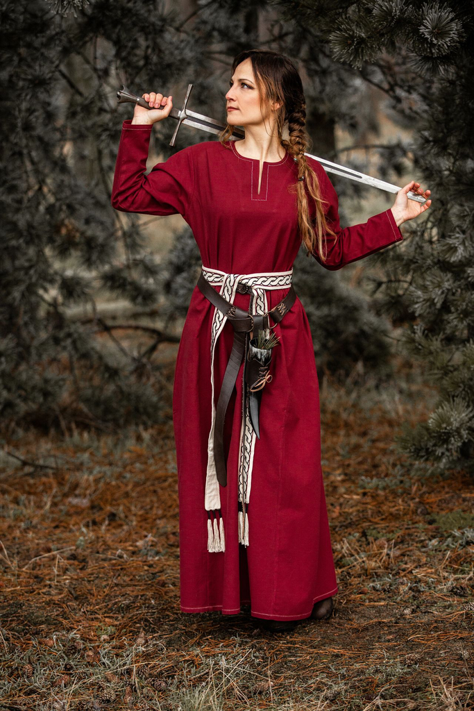 1741097883_wikinger-unterkleid-helga-rot~2.webp