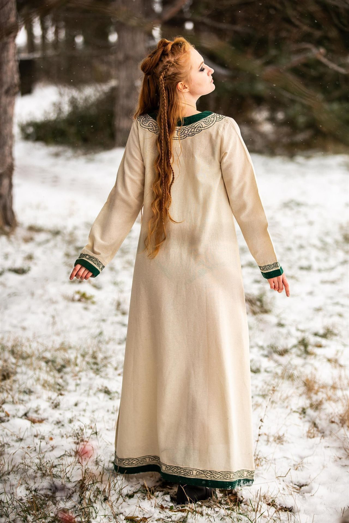 1741168730_wikingerkleid-lagertha-natur-gruen_7~17.webp