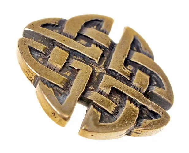 t7b-celtic-knot-stud.jpg.webp