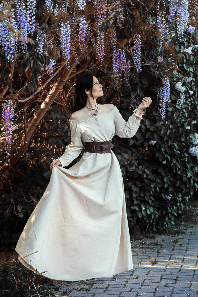 [14475-001] Bodenlanges Langarmkleid „Mechthild“ – Schlichte Eleganz in Hanffarben (XS)