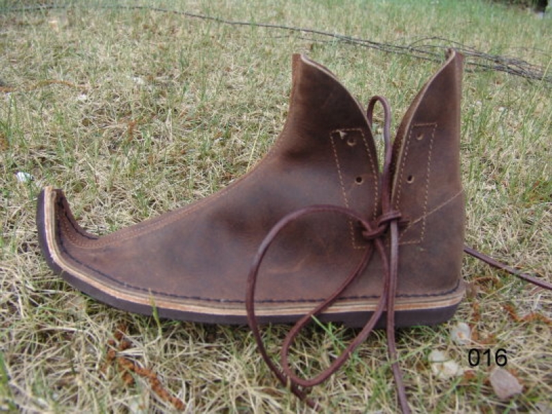 [31535-001] Schnabelschuh aus Nubukleder braun - Mittelalterliches Schuhwerk (36)