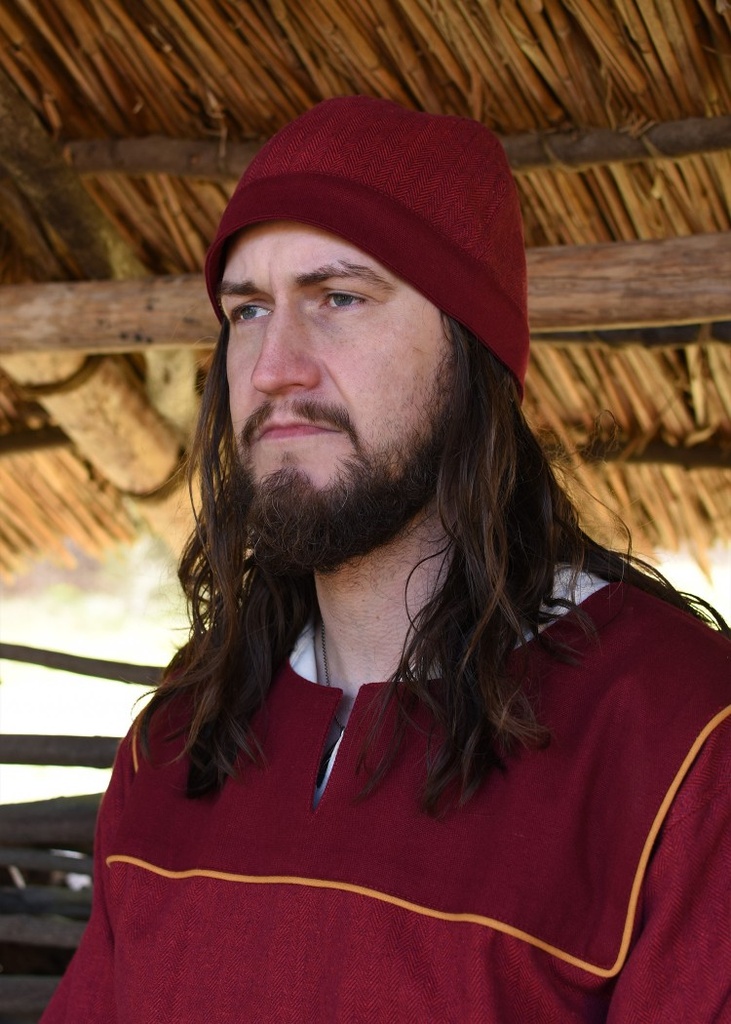 [32047-001] Wikinger-Kappe „Birka“ – weinrot, mit Fischgrätmuster, Baumwolle, historisches Design (M)