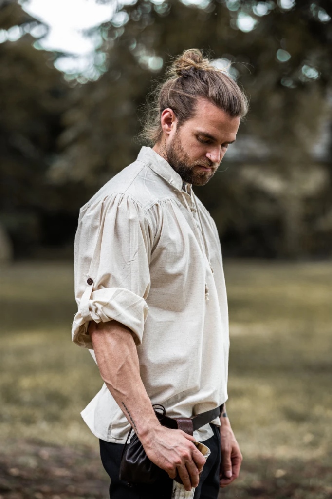 [5142-001] Stehkragen-Schnürhemd aus Baumwolle und Leinen – Authentisches Mittelalter-Herrenhemd (S)