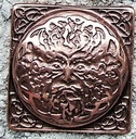 Zierbeschlag „Green Man“ – Kupferfarbener Waldgeist-Beschlag im keltischen Stil