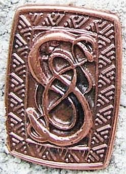 „Schlangen-Schild“ – Kupferfarbener Zierbeschlag aus Zamak, 30 x 40 mm