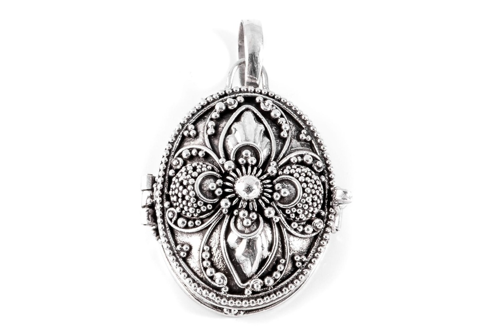 Vintage Medaillon NADIA aus 925er Silber – Geheimnisvolles Schmuckstück für Erinnerungen (3,3 cm)