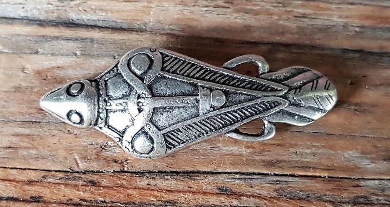 Wikinger-Brosche „Keltischer Rabe“ – Silberfarbener ZAMAK-Verschluss für leichte Umhänge und LARP-Gewandung