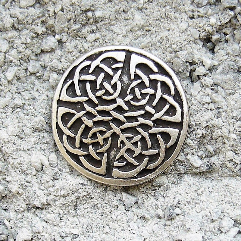 Celtic Knot 2 Zierbeschlag in Silberoptik – Keltischer Rundknoten Ø 25 mm