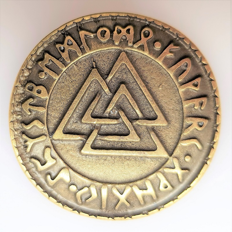 Wotans Knoten, messingfarbener Beschlag