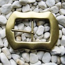 Gürtelschließe „Flint“ – Messingfarbene Voll-Schließe für 4 cm breite Gürtel im Piratenstil