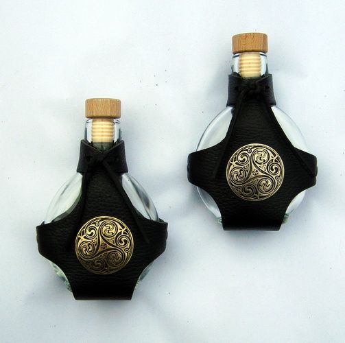 [15 FF 2.fa.me] Feldflasche Flache Form 0,2 l Inhalt - Ausstattung für Larp und Mittelalter (messing)