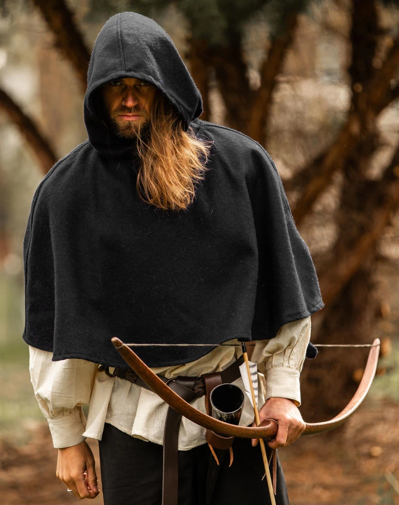 Wollgugel „Paul“ – Schwarze Mittelalter-Gugel für Schutz & Stil