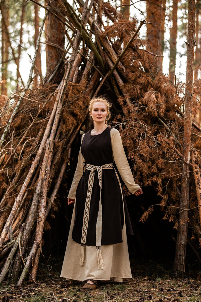 Mittelalter-Überkleid „Magdalena“ – Zeitlose Eleganz in Braun